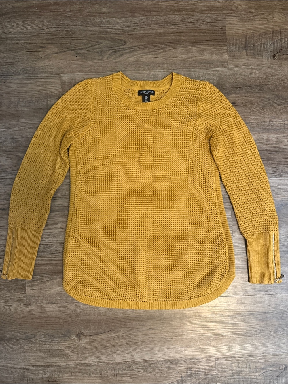 EUC Women’s Cynthia Rowley Active Sweater, Size M, Mustard Yellow, Zipper Detail